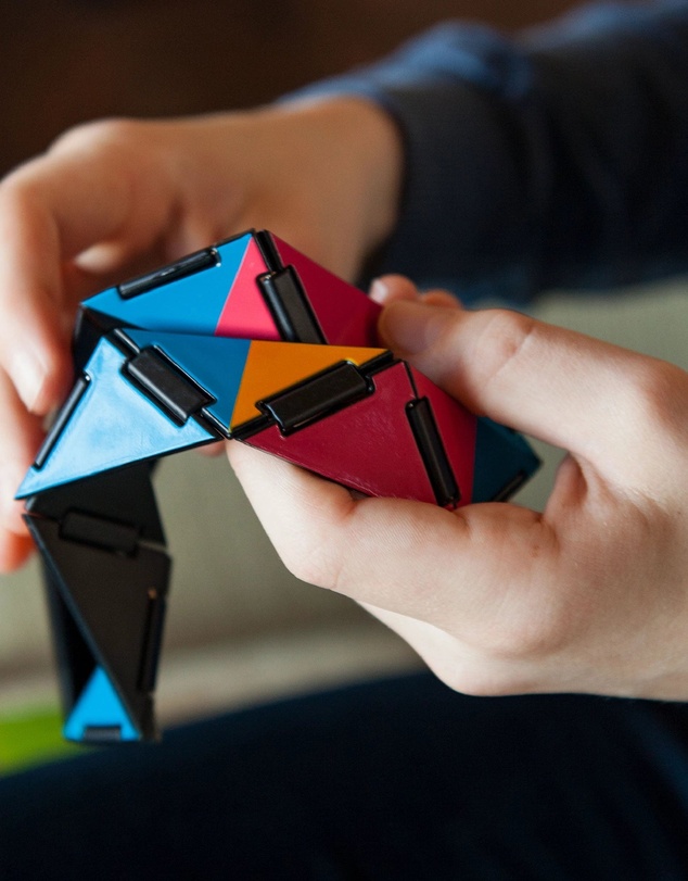Fat Brain Toys - Fat Brain Ivans Hinge Game