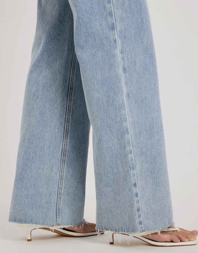 Atmos&Here - Myra Straight Leg Raw Hem Jeans