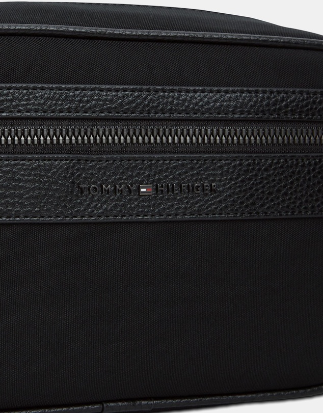 Tommy Hilfiger - Repreve Washbag