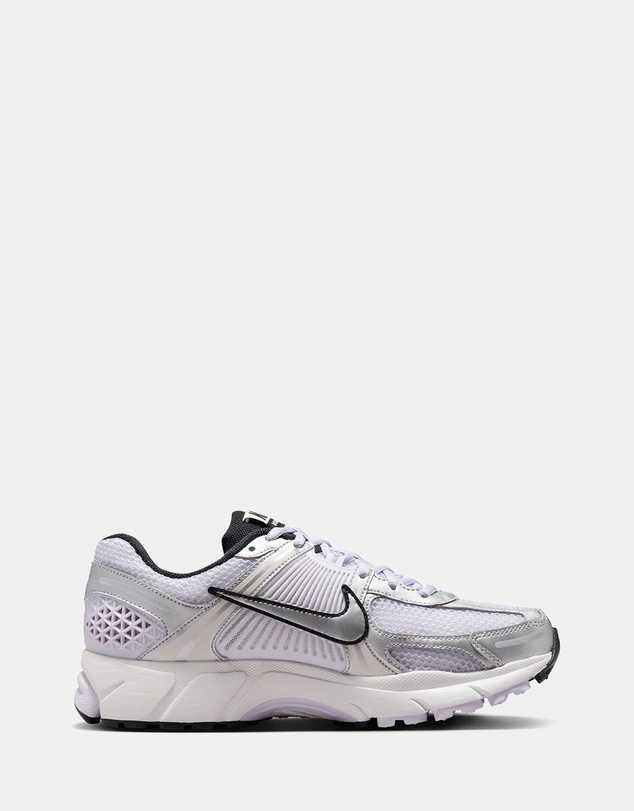 Nike - Zoom Vomero 5 - Women's