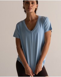 HyperLuxe The Label - V Neck Shirt