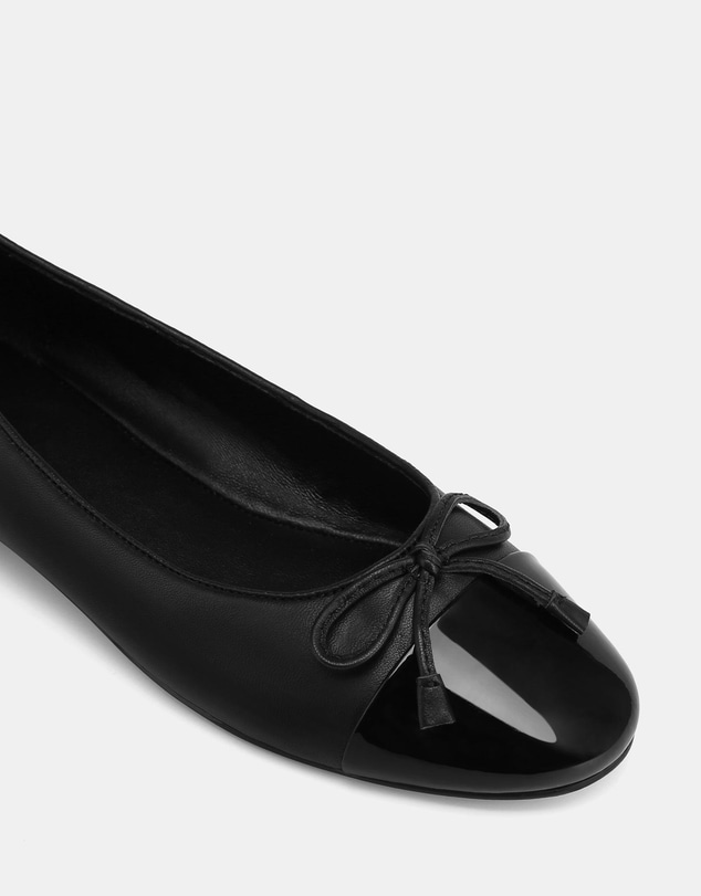 Wittner - Amelia Casual Flats Black Leather