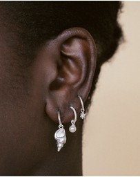 Kirstin Ash - Tiny pearl Hoops
