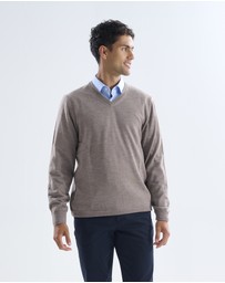 3 Wise Men - 3 Wise Men Fisher V Neck Merino Knit - Sand