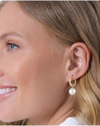 Elli Jewelry - Earrings Creoles Sparkling with Shell Core Pearls and Crystals in 925 Sterling Silver Gold Plated