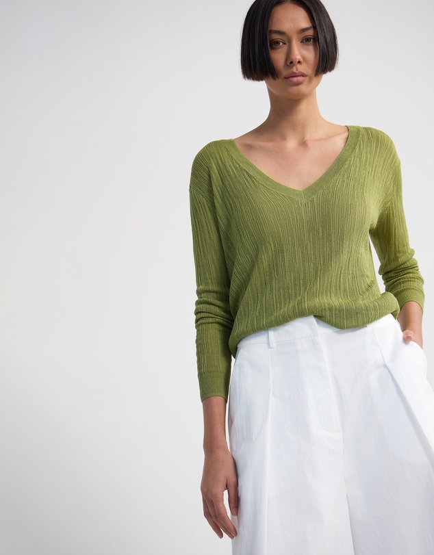 Oxford - Renee Deep V-Neck