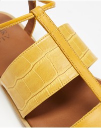 Naturalizer - Fayee Sandal - Orange
