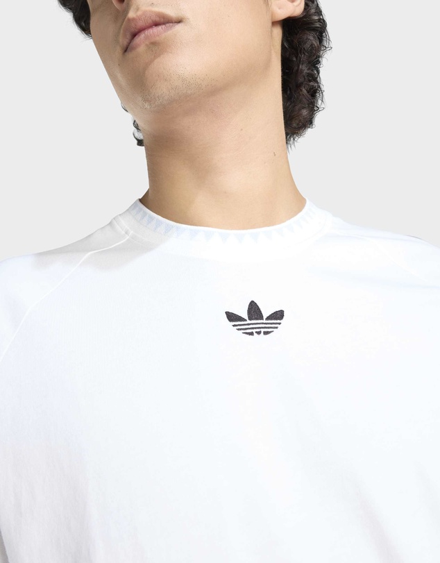 adidas Originals - CHEST STRIPES ENGINEERED COLLAR TEE Mens