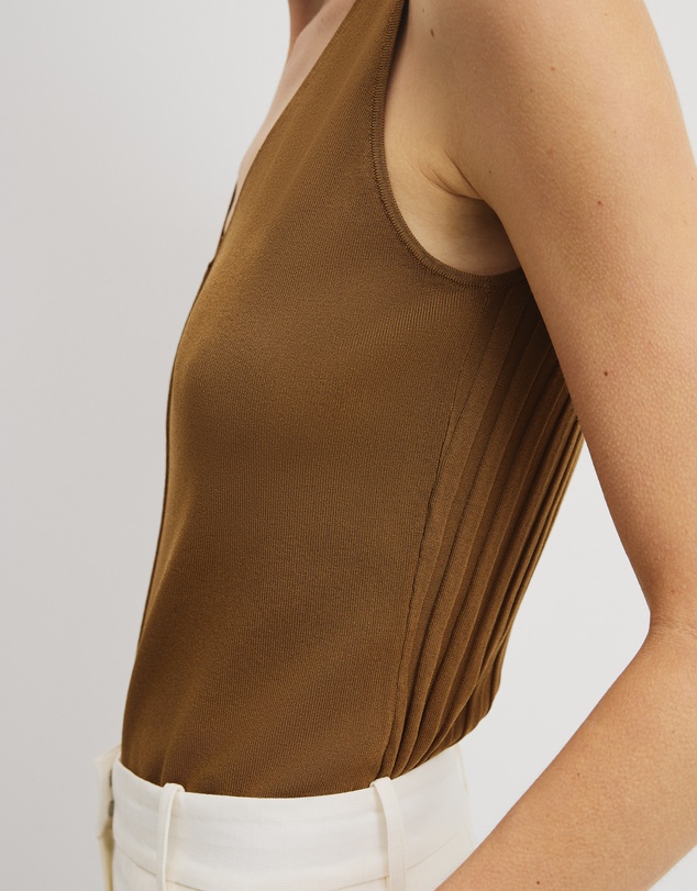 Country Road - V-neck Rib Detail Knit Tank