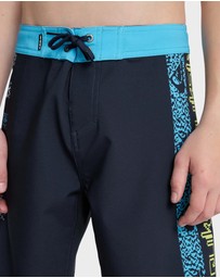 Quiksilver - Boys 8 to 16 Surfsilk Next Gen 17