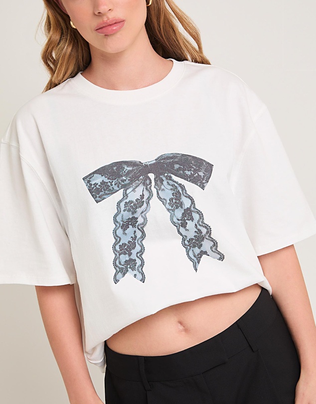 Alice In The Eve - Bow-Tiful Oversized T-Shirt