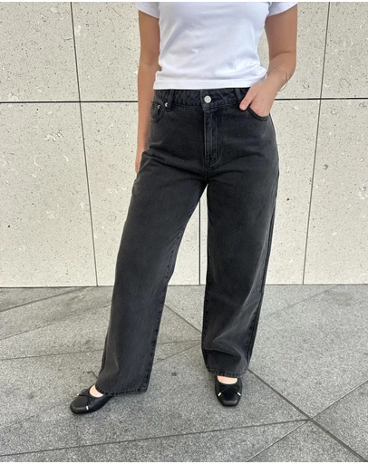 Calli - Petite Wilder Jeans