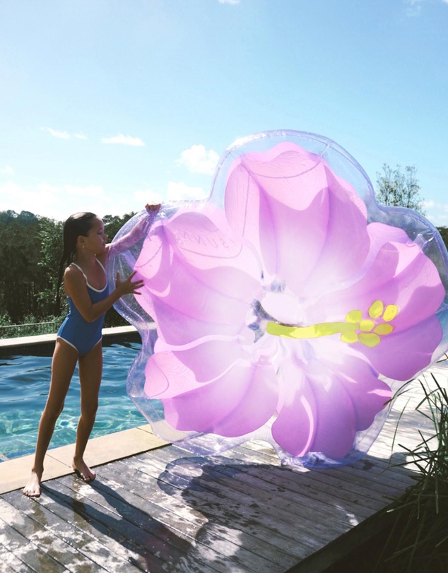Sunnylife - Luxe Lie-On Float Hibiscus