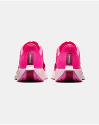 Nike - Pegasus Plus - Women's