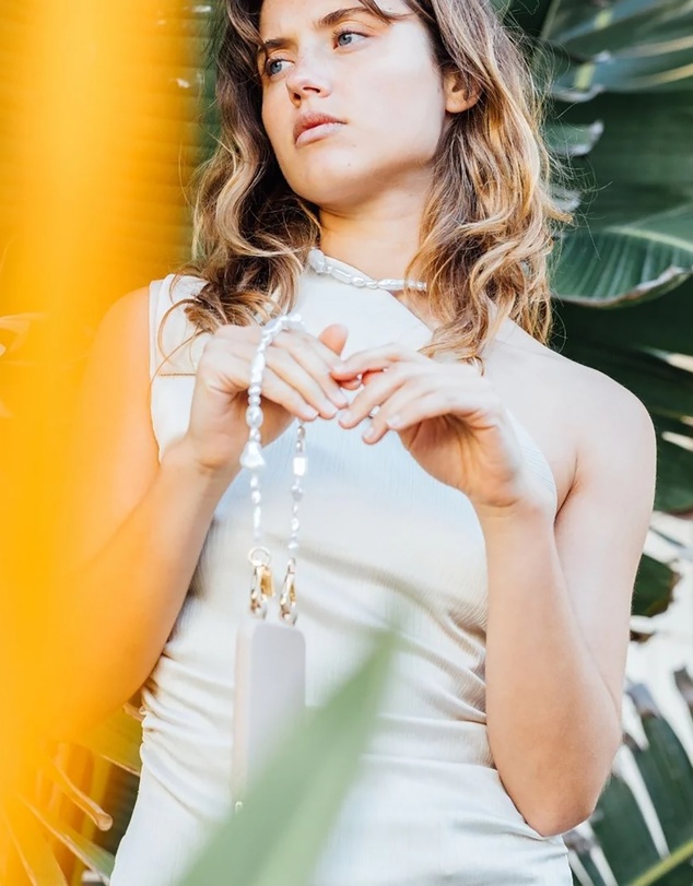 LOUVE COLLECTION - Clear Phone Case + Moon Pearl Chain