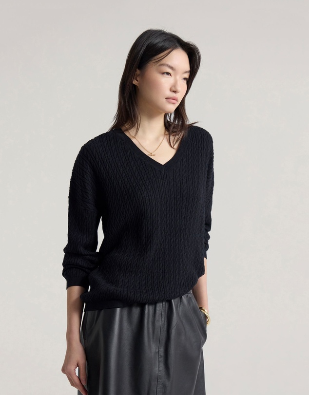 Oxford - Drew Cable V-Neck Knit