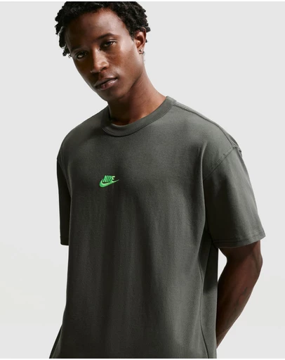 Nike - Nike Sportswear Premium Essentials T-Shirt