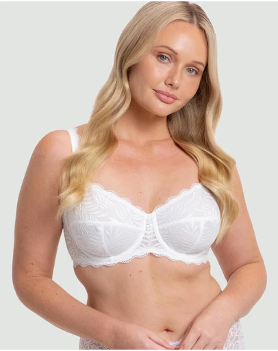 Triumph - Essential Lace Balconette Bra