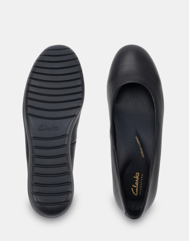 Clarks - Valma Black