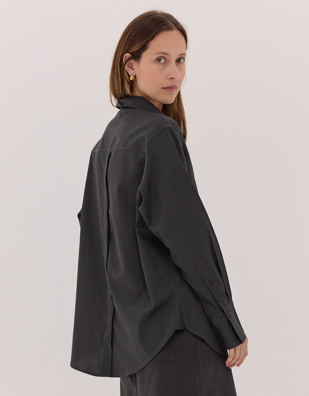 Cloth & Co. - The Split Back Shirt | Carbon