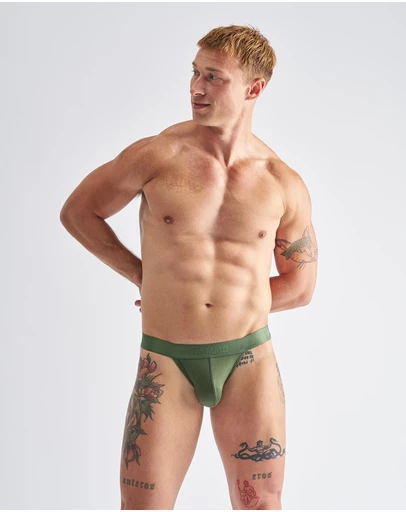 TEAMM8 - Reign Sports Brief
