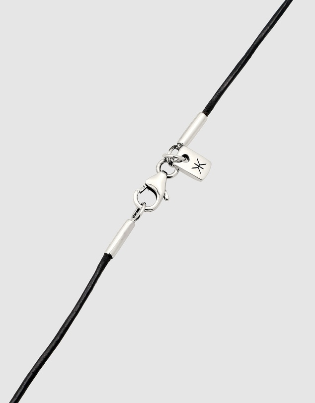 Kuzzoi - Cracked Silver Circle Pendant Leather Necklace