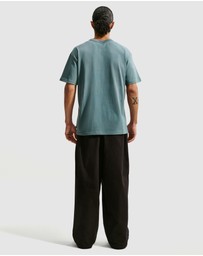 Nike - Sportswear Premium Essentials T-Shirt