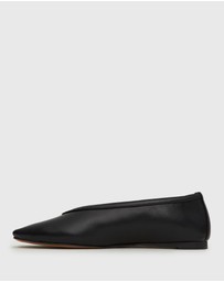 Betts - Lennox Round Toe Ballet Flats