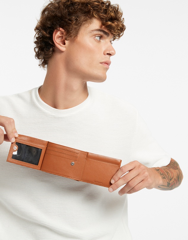 Status Anxiety - Noah Wallet