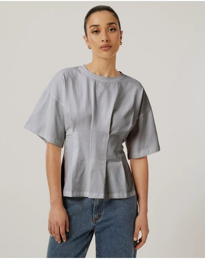 Calli - Tucked T-Shirt
