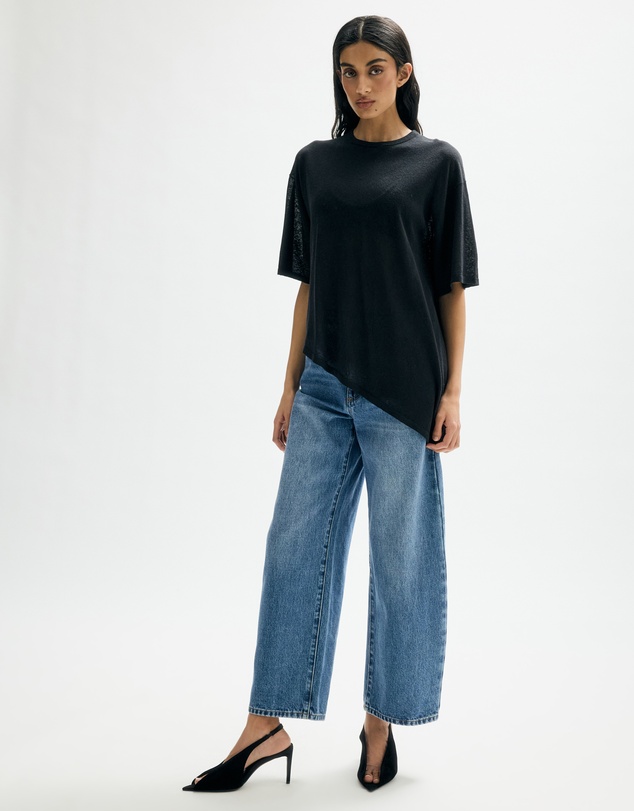 Minima Esenciales - Solal Asymmetrical Hem Knit Tee