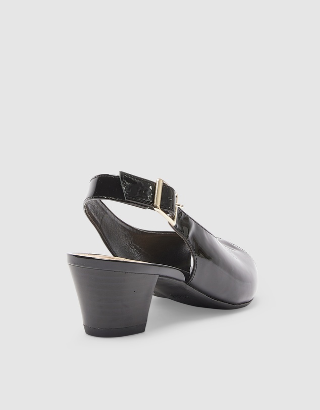 Wide Steps - Hilda