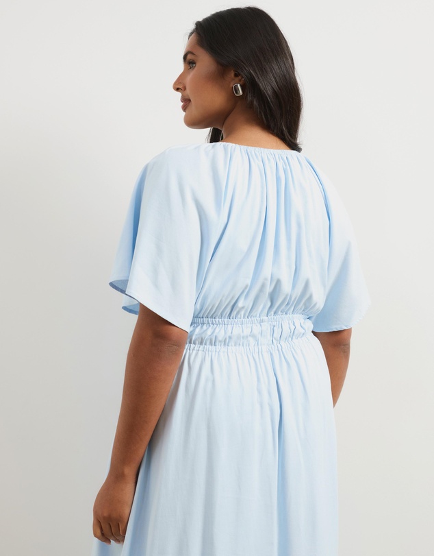 Atmos&Here Curvy - Linen Blend Maxi Dress With Flutter Sleeve