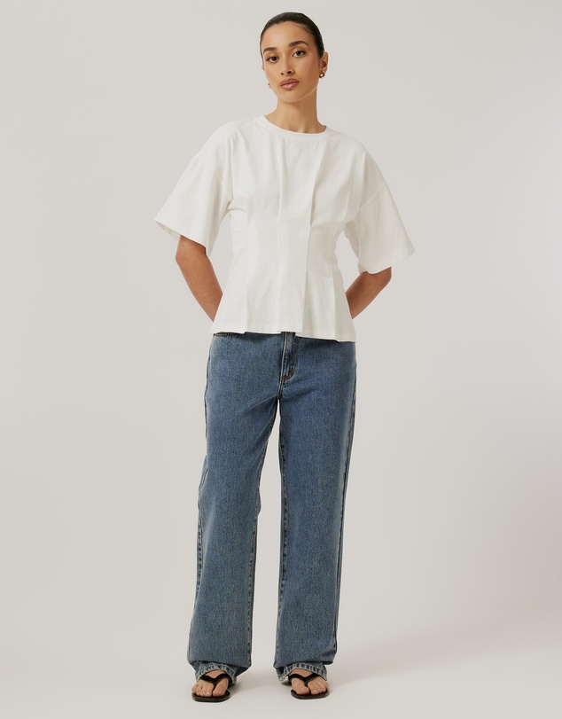 Calli - Tucked T-Shirt