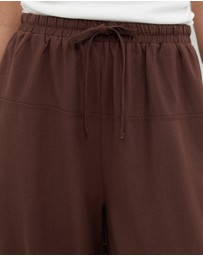 Calli - Seamed Pants