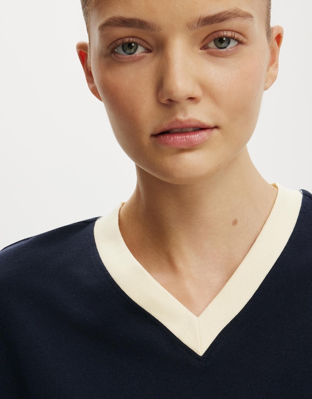 Cotton On - The Oversized V Neck Tee