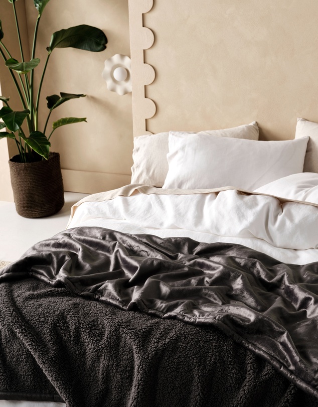 Linen House - Sena Blanket