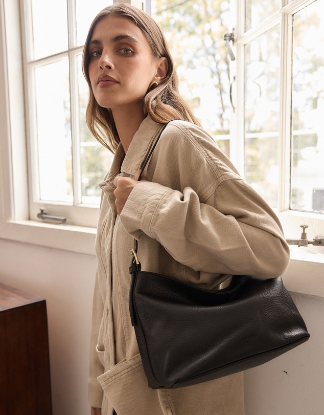 VESTIRSI - Eden Black Leather Shoulder Bag