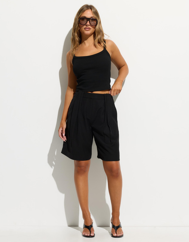 Dazie - Emmie Low Rise Pleated Tailored Shorts
