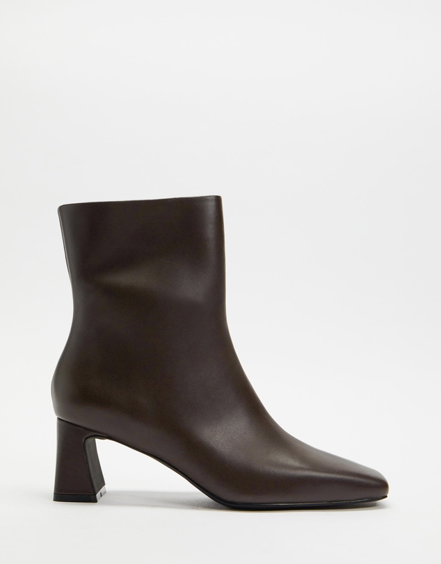 AERE - Square Toe Leather Ankle Boots