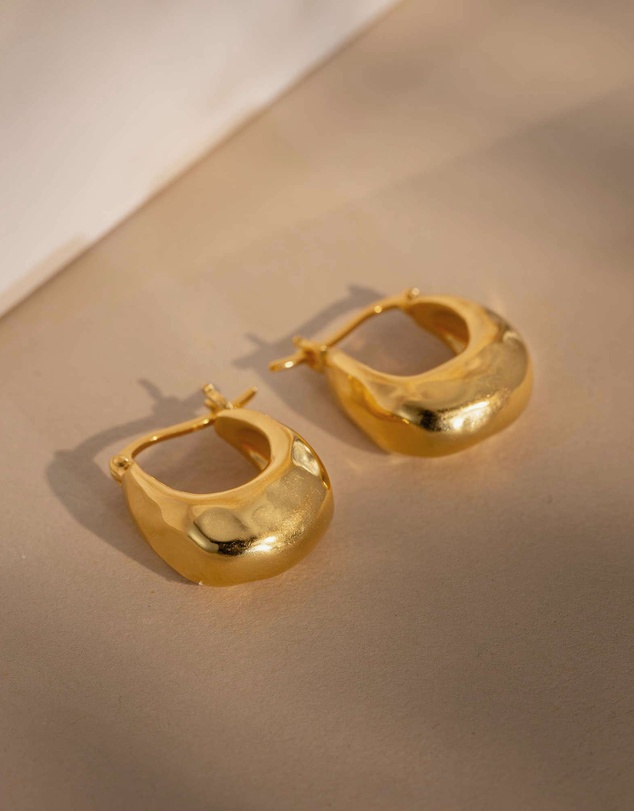 Kirstin Ash - Essence Hoops Small
