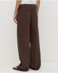 Assembly Label - Loose Fit Jeans