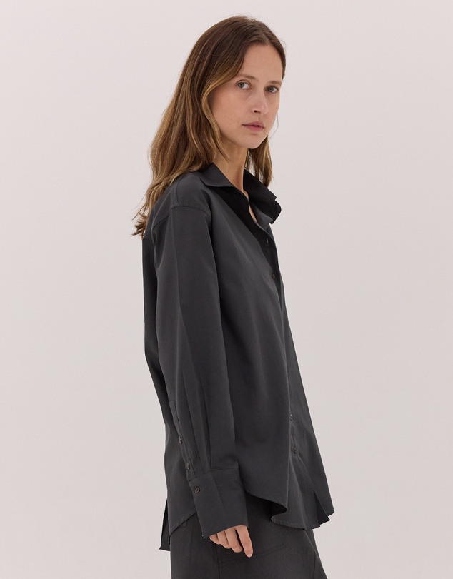 Cloth & Co. - The Split Back Shirt | Carbon
