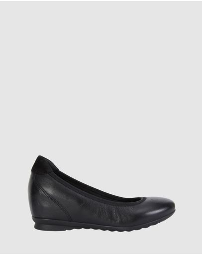 BLACK GLOVE