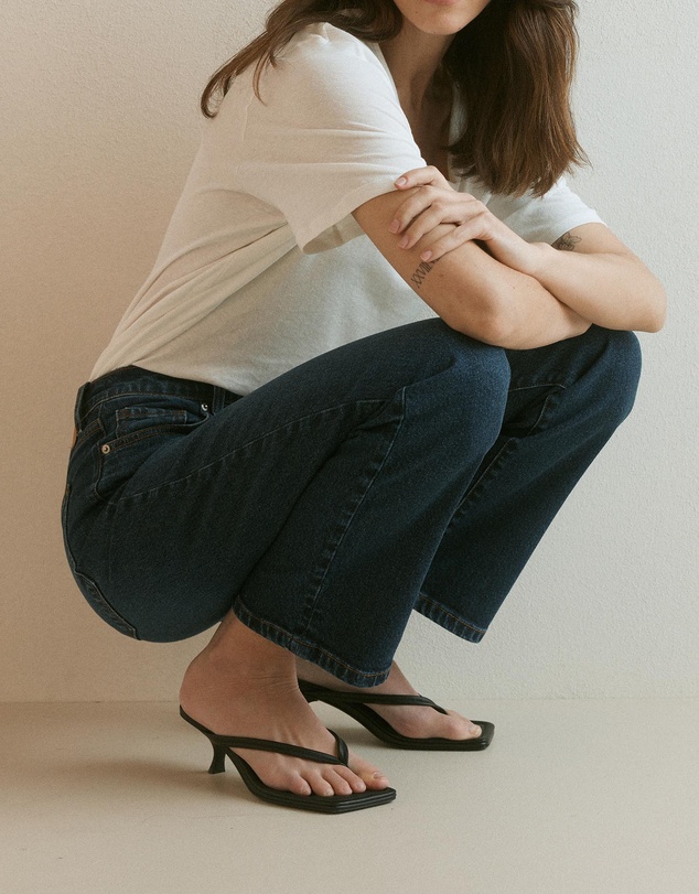 Outland Denim - Elise Mid Straight Jeans