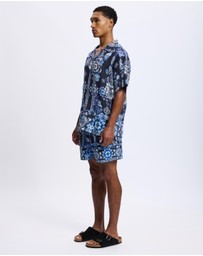Camilla - Mid Length Boardshorts With Elastic Waist