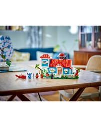 LEGO - 43268 Lilo and Stitch Beach House
