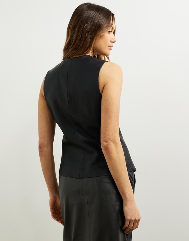 Minima Esenciales - Nyxon Leather Look Waistcoat