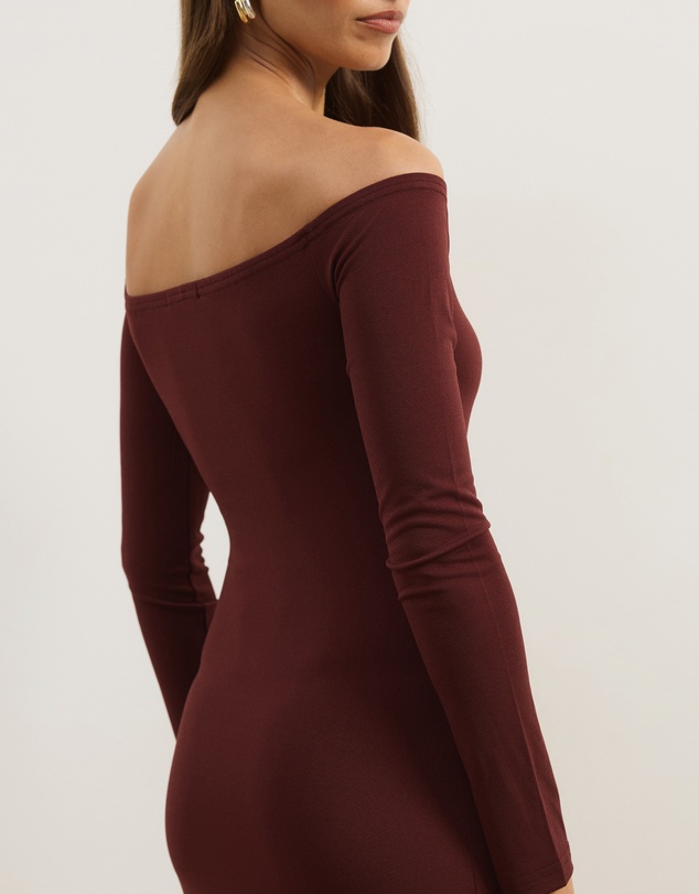Atmos&Here - Hanna Long Sleeve Off-Shoulder Maxi Dress