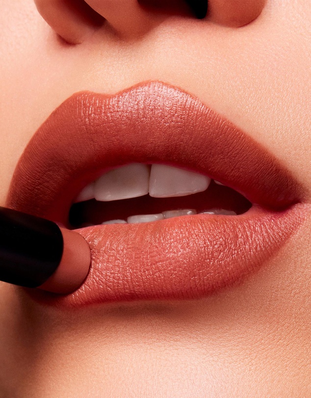 MAC - Powder Kiss Velvet Blur Slim Stick